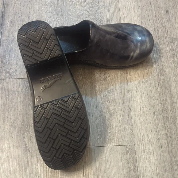 Dansko Clogs - Picture 5 of 8